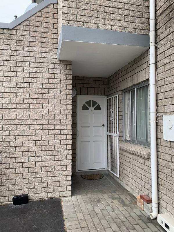 1 Bedroom Property for Sale in Table View Western Cape